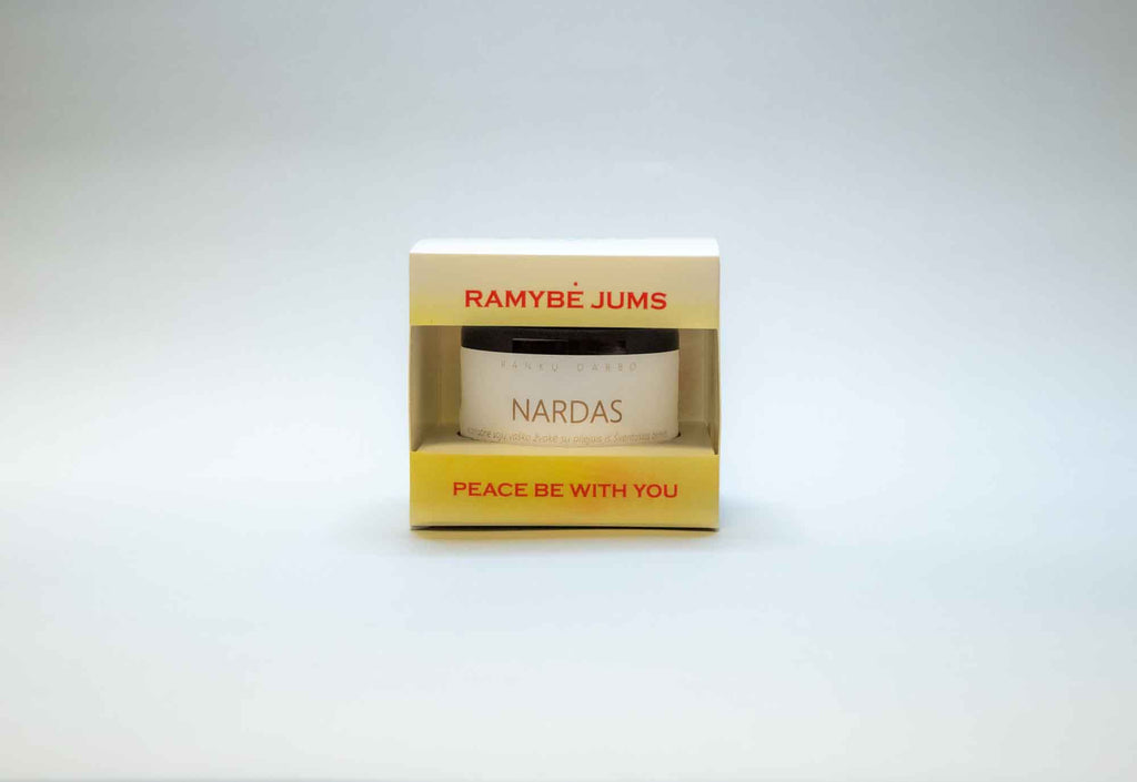 „Nardas“ – aromatinė sojų vaško žvakė su aliejais iš Šventosios Žemės - Fons Misericordiae - Aromatinės žvakės